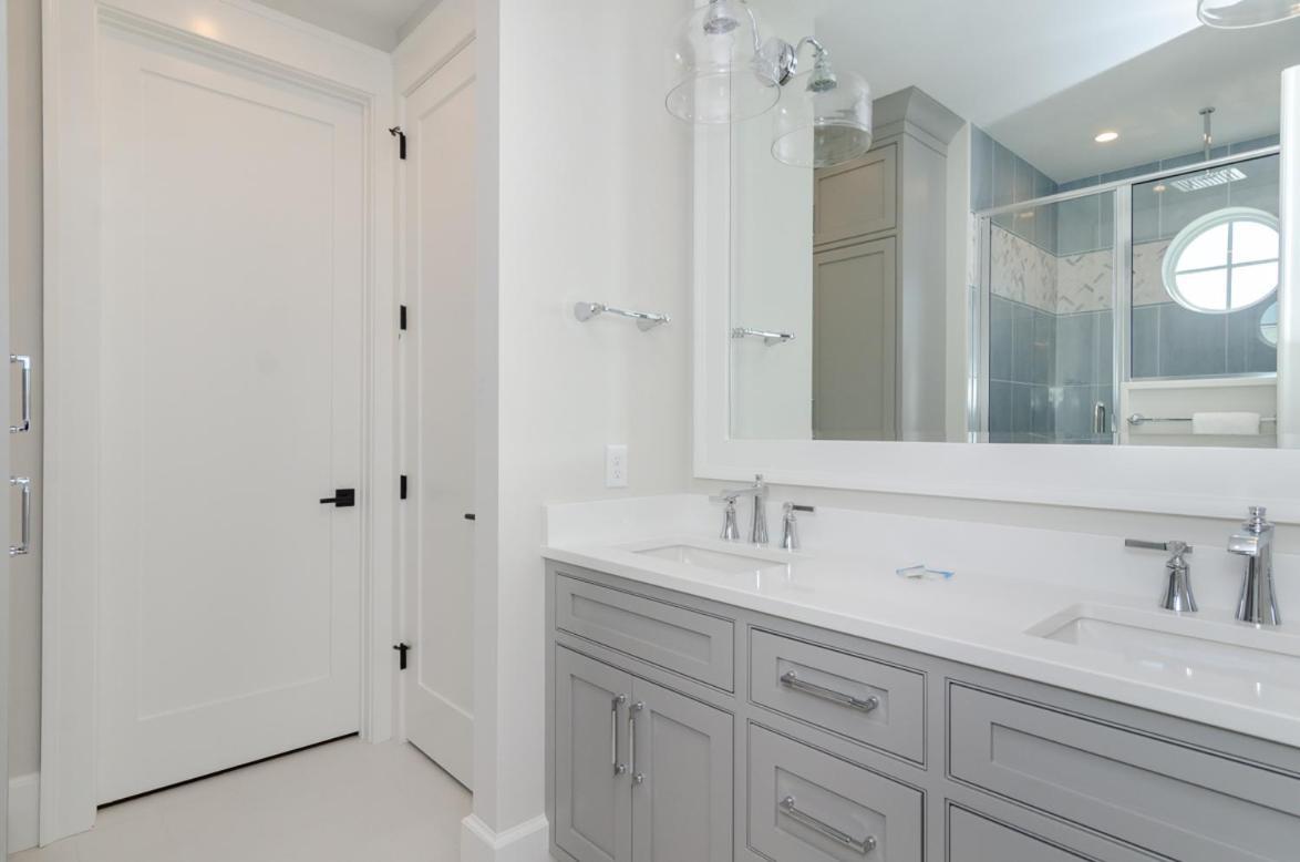 Pearl In The By Bryant Real Estate *