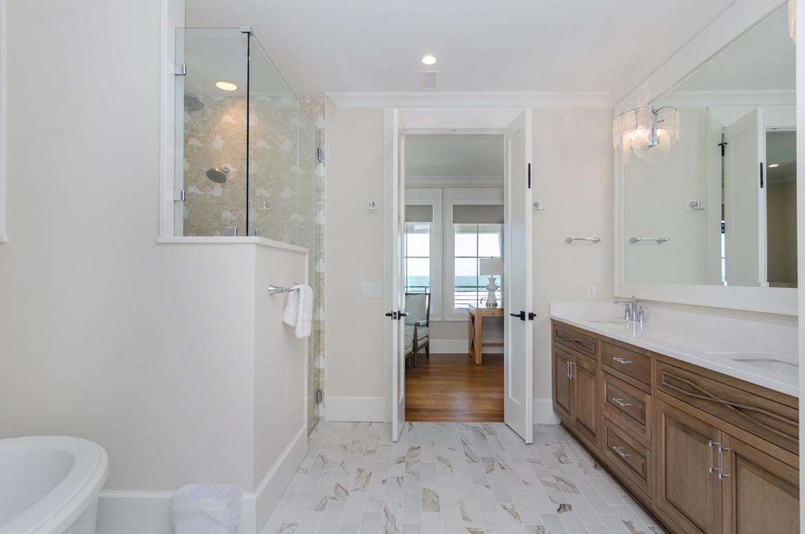 Pearl In The By Bryant Real Estate Holiday home *