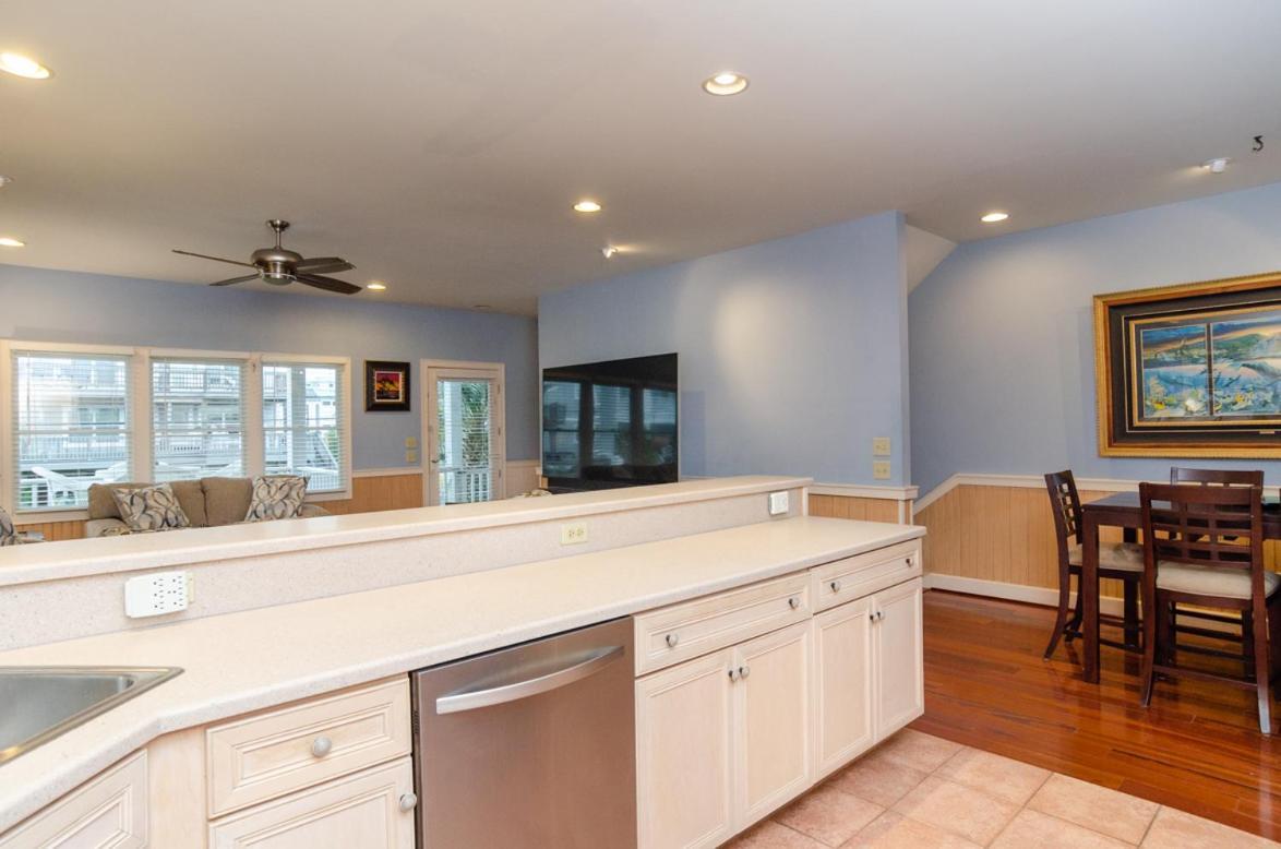 A Little Piece Of Paradise By Bryant Real Estate Holiday home