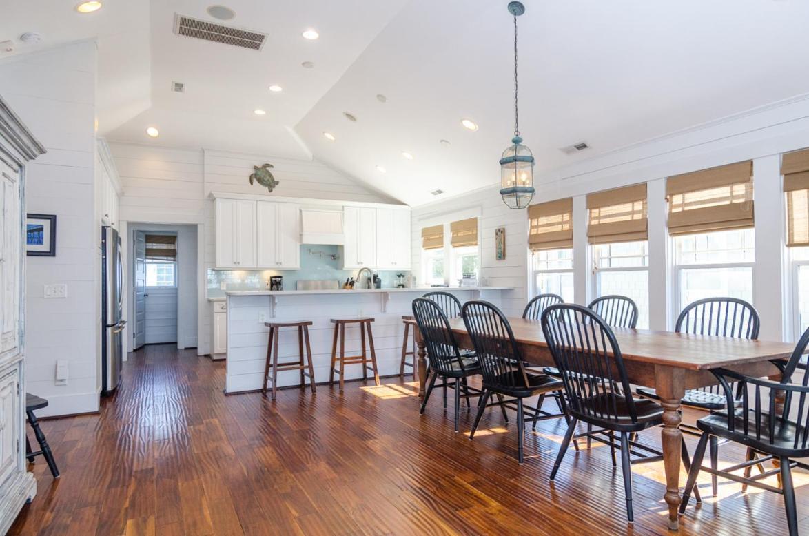 Paradox By Bryant Real Estate Holiday home *