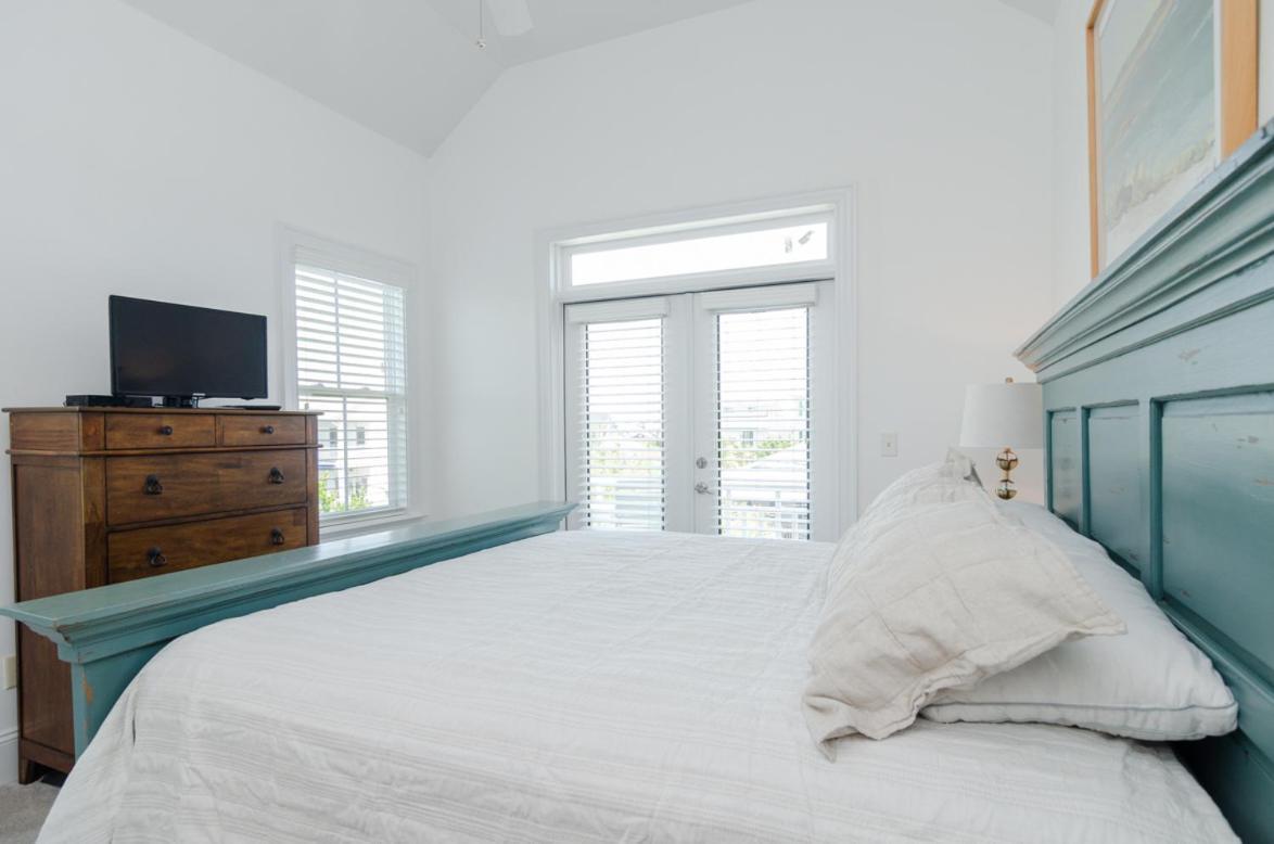 Sounds Of Summer By Bryant Real Estate Holiday home *