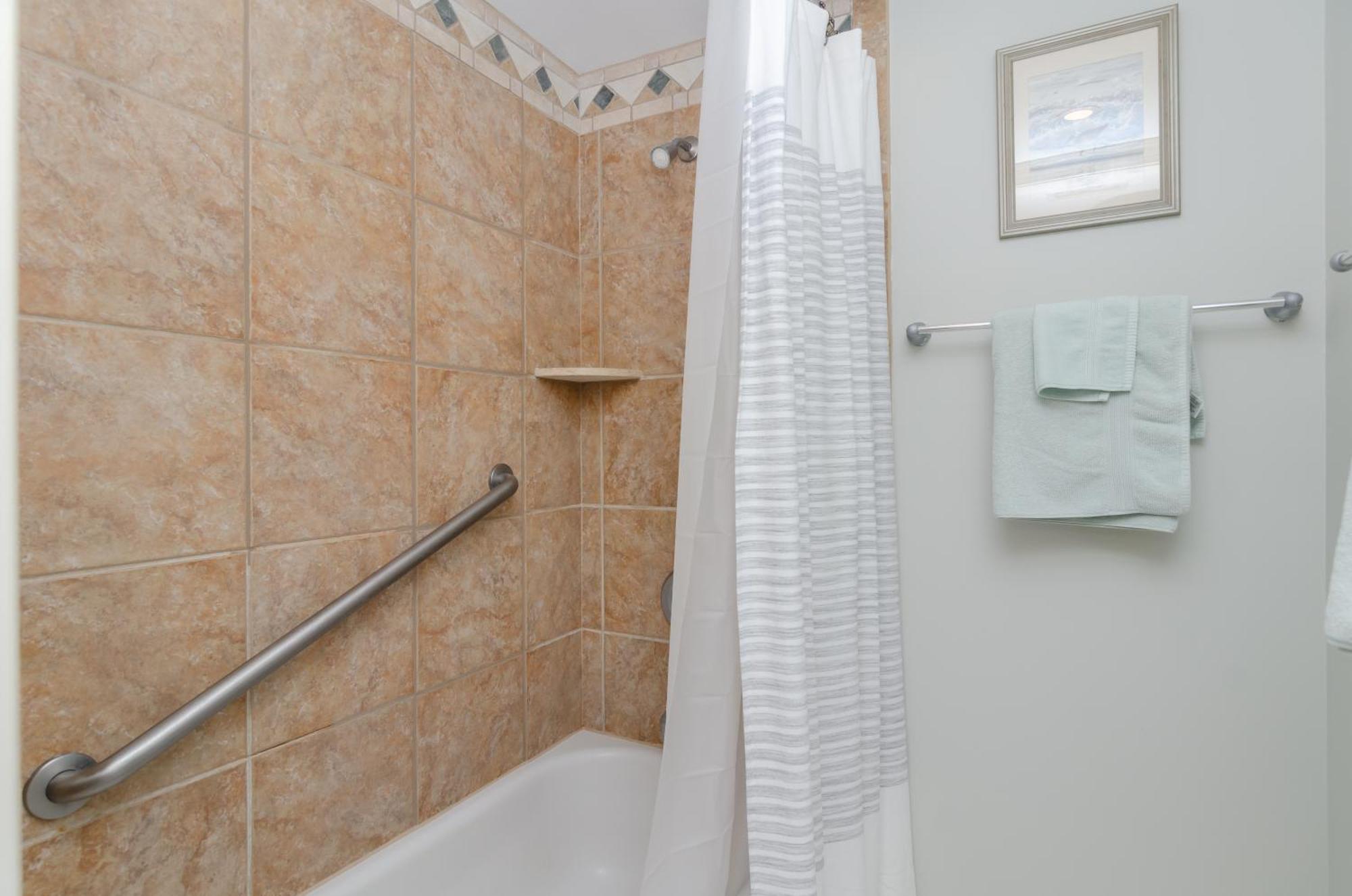 Breezeland #1 Lower By Bryant Real Estate Holiday home *