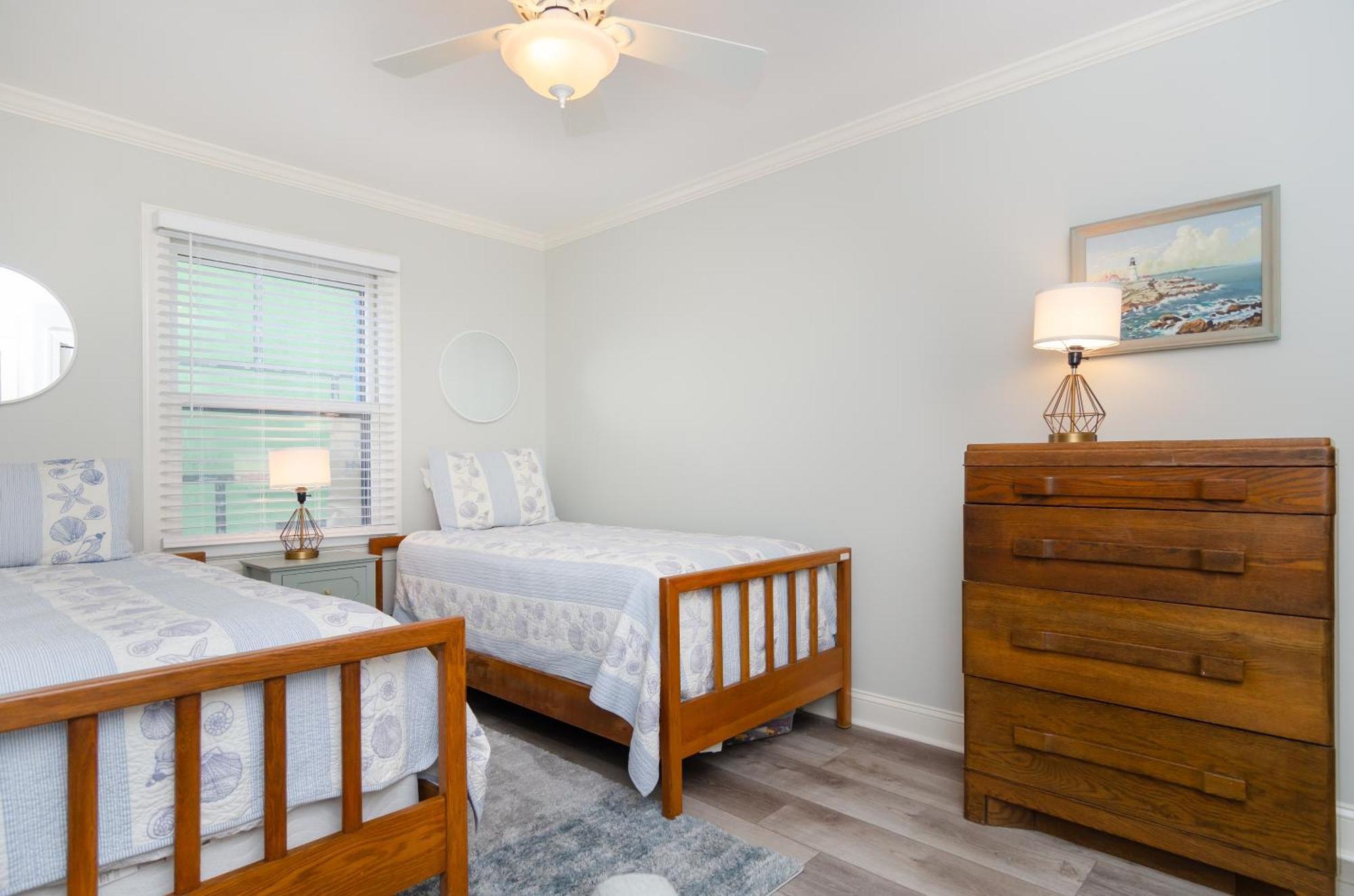 Breezeland #1 Lower By Bryant Real Estate Holiday home *