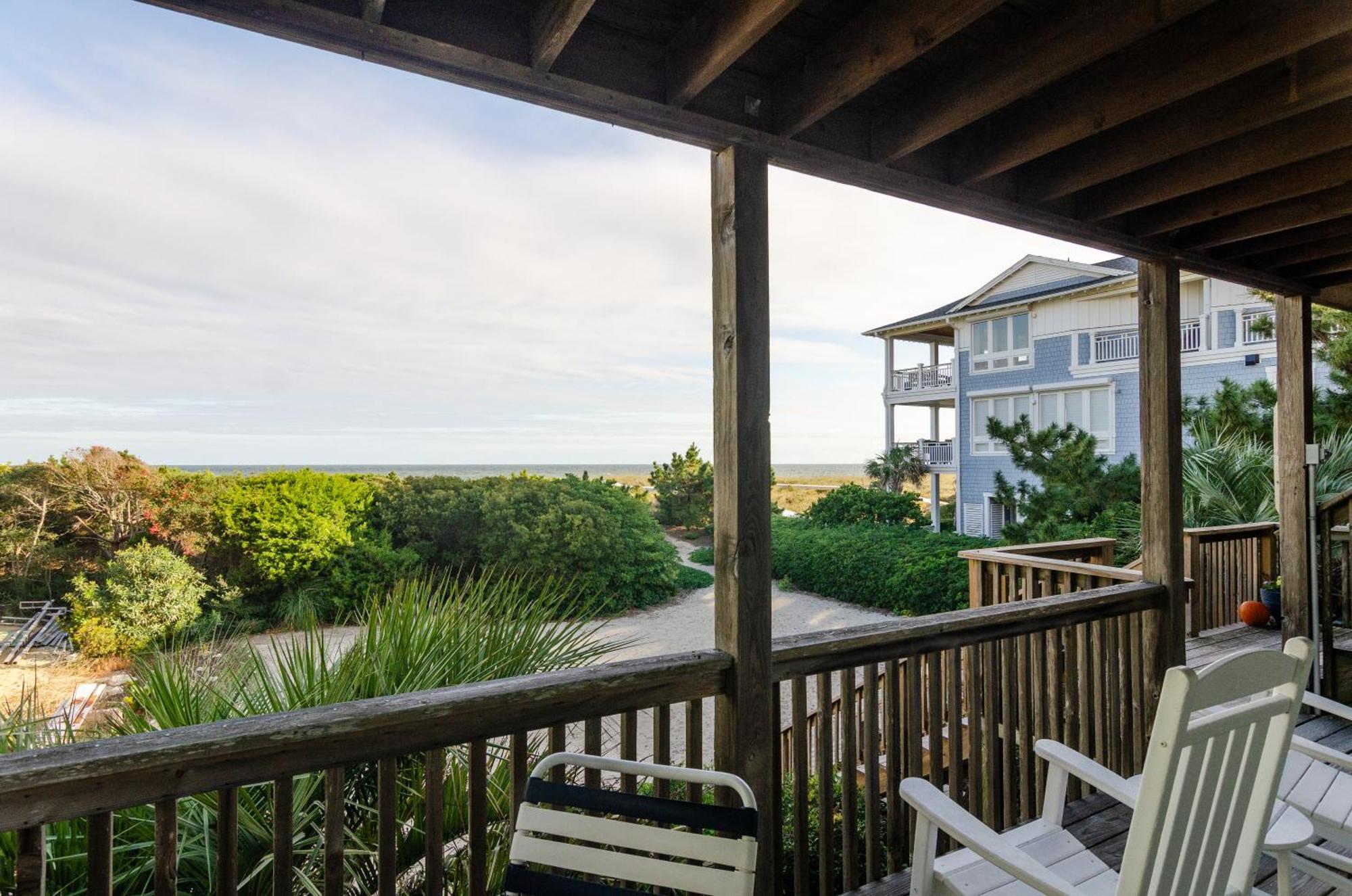 Breezeland #1 Lower By Bryant Real Estate Holiday home *