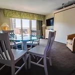 Summer Sands Suites